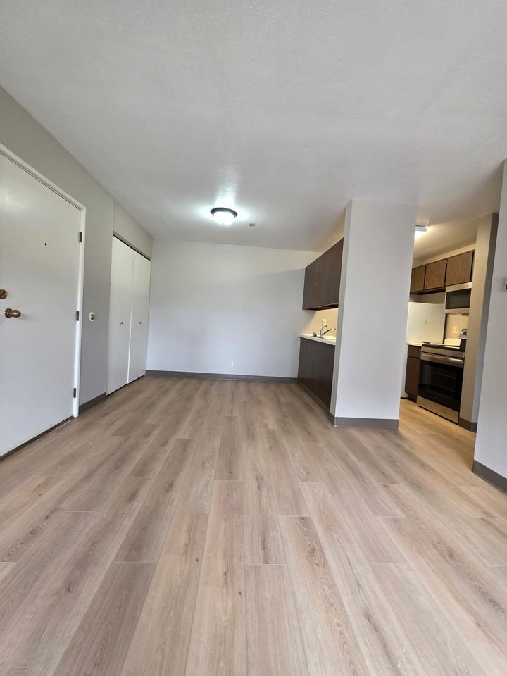 1605 7th St N #32 - Photo 2 of 17