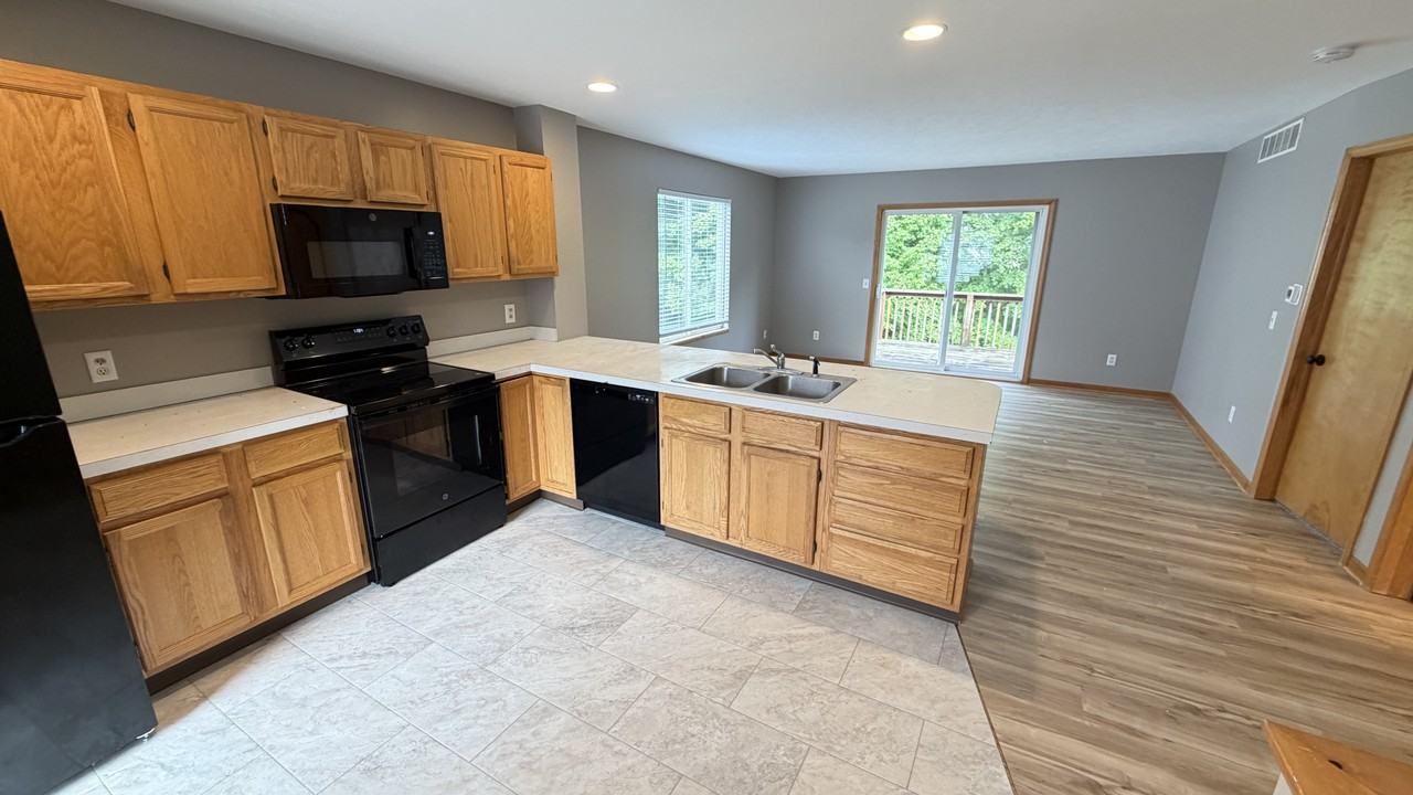 10759 Chicago Dr #10759 - Photo 2 of 16