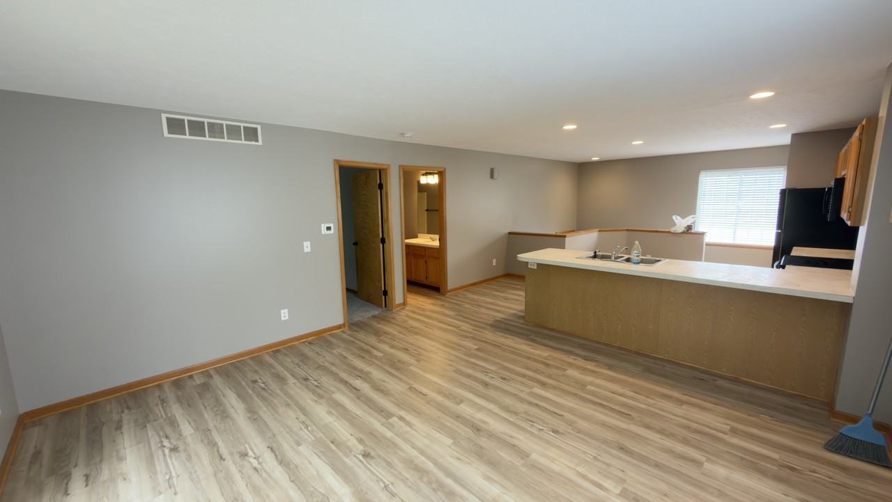 10759 Chicago Dr #10759 - Photo 5 of 16