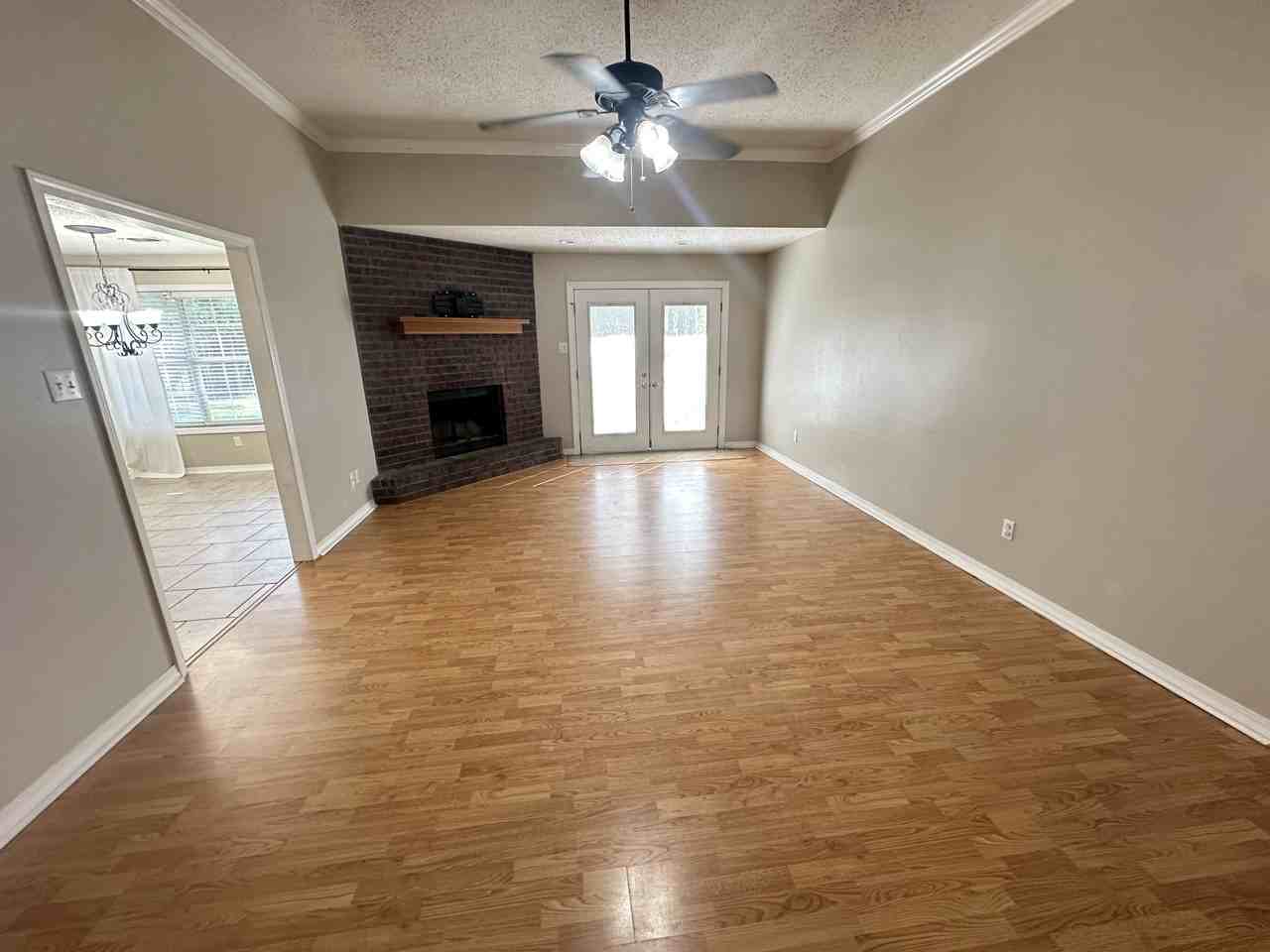 106 Sandhurst Cir - Photo 6 of 12