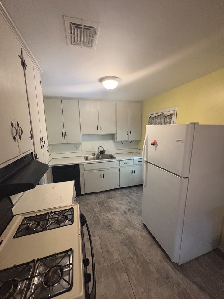 227 E Vandiver Blvd - Photo 7 of 11