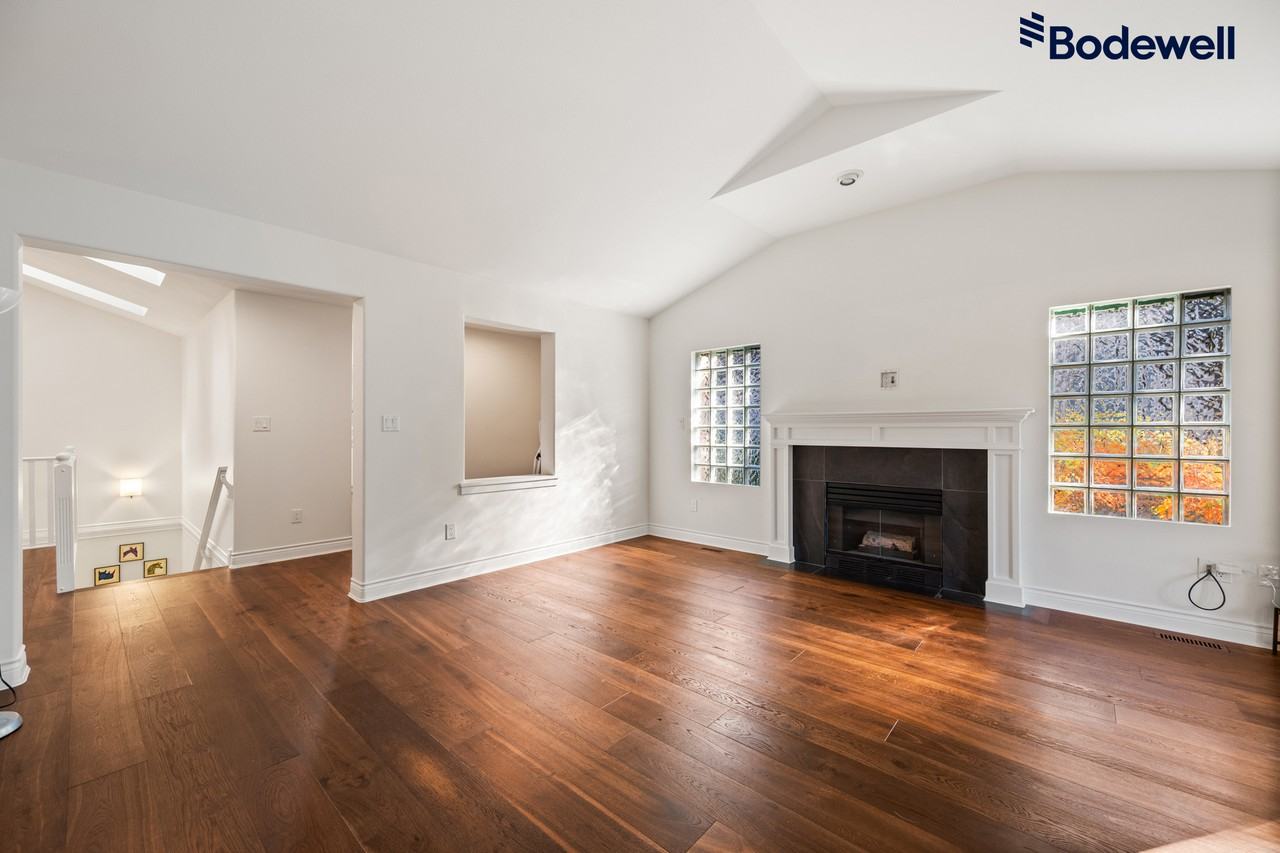 1/2 Duplex - Photo 4 of 31