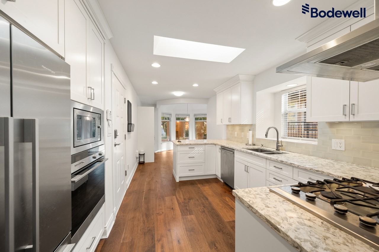 1/2 Duplex - Photo 5 of 31