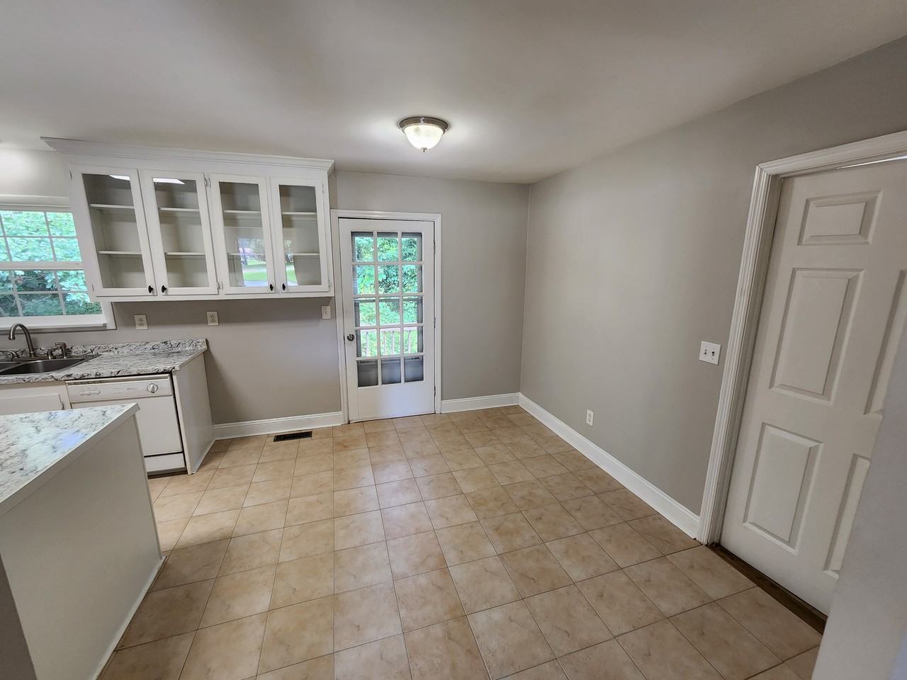 829 E Glochester Pl #1 - Photo 5 of 24
