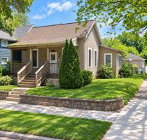 featured image of 2022 Catalpa Ave #1