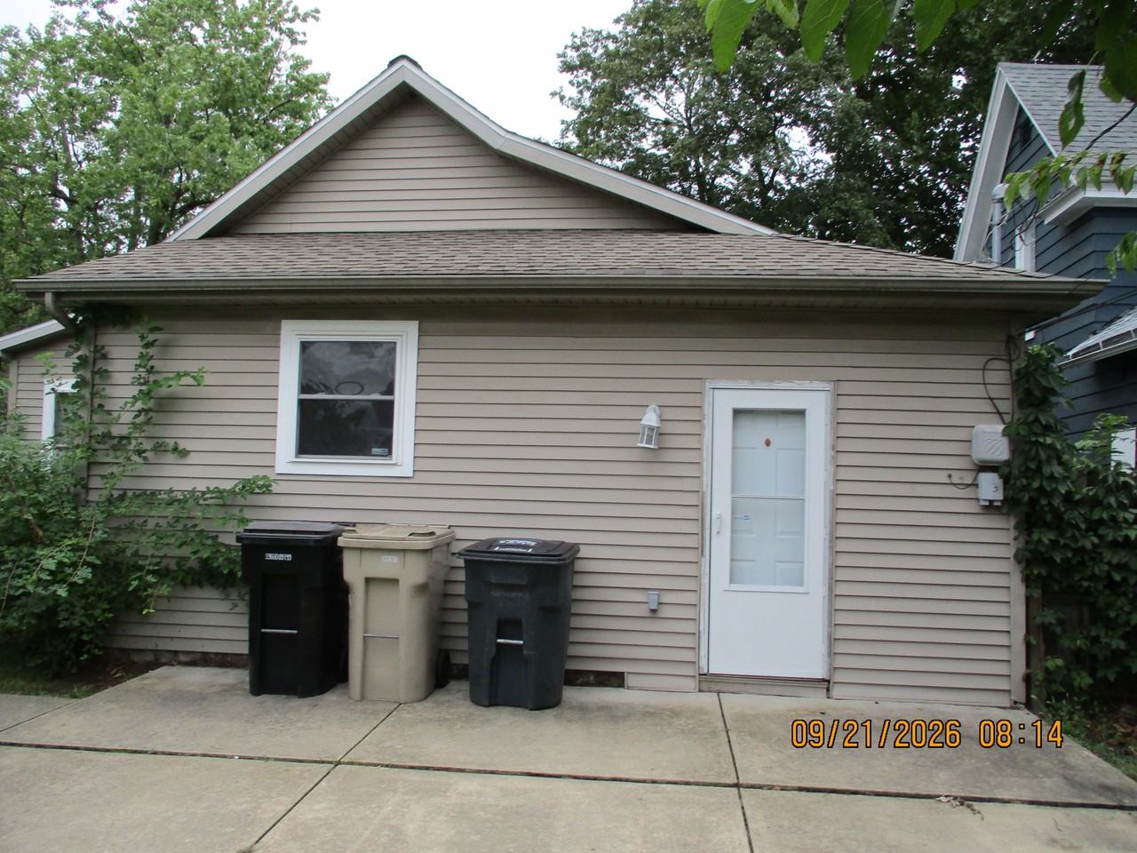 2022 Catalpa Ave #1 - Photo 7 of 11