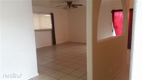 701 Bloomingfield Ln - Photo 2 of 21