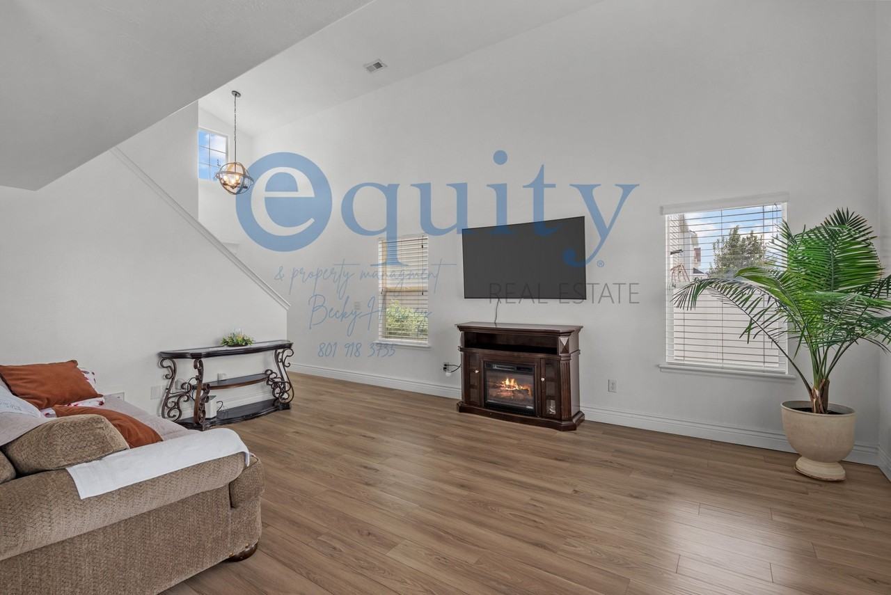 402 Alfred Dr #1 - Photo 3 of 24