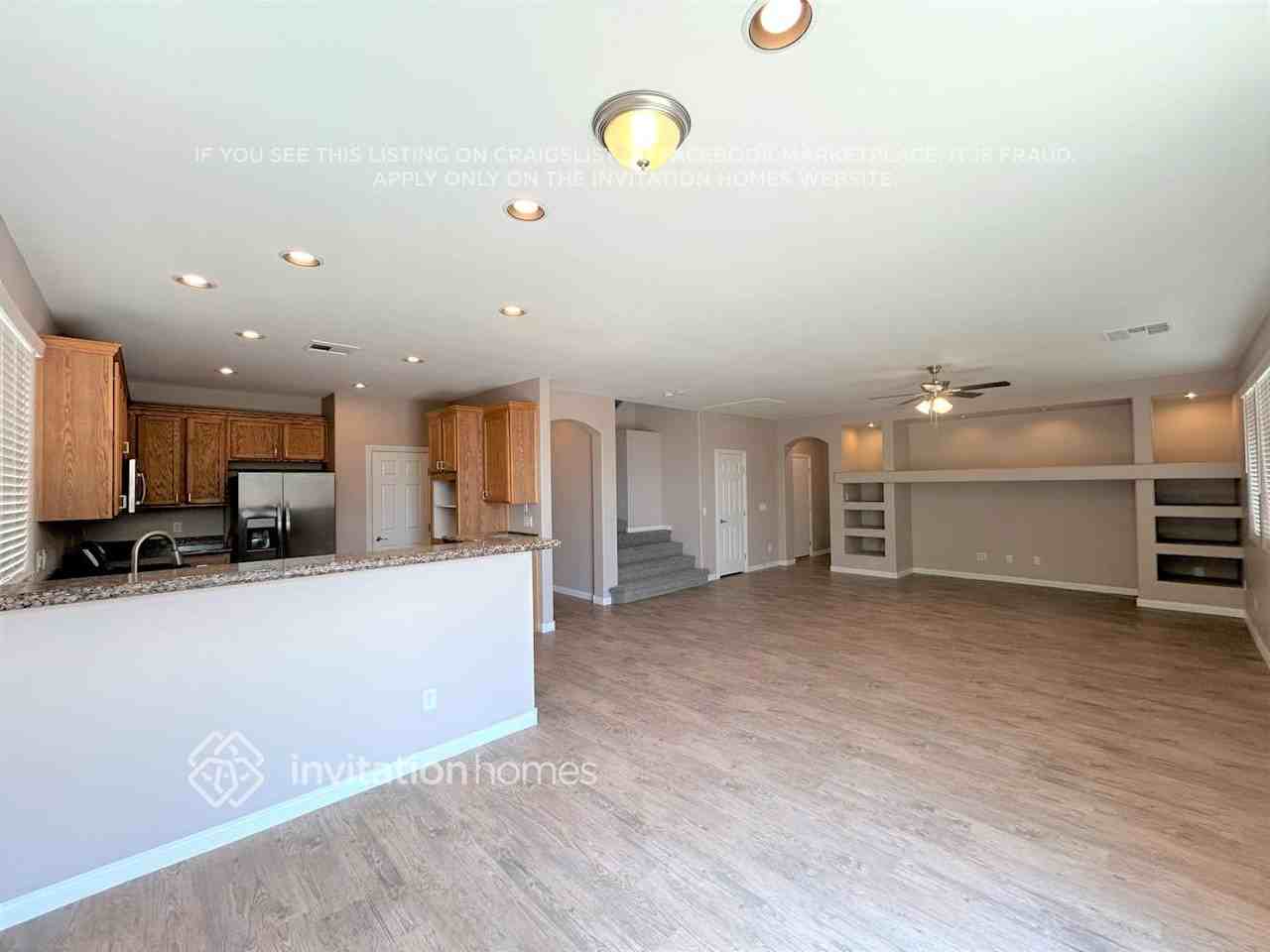 433 Mystic River St - Photo 4 of 21