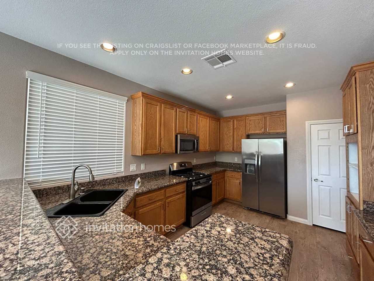 433 Mystic River St - Photo 6 of 21