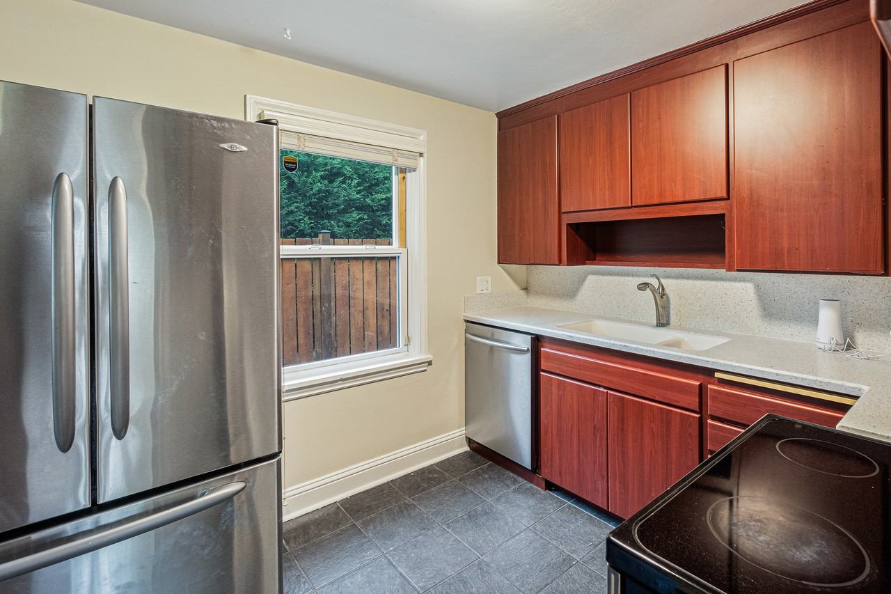 2328 S Columbian Way #C - Photo 3 of 19