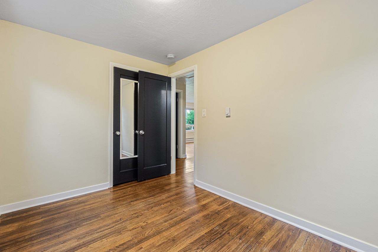 2328 S Columbian Way #C - Photo 6 of 19