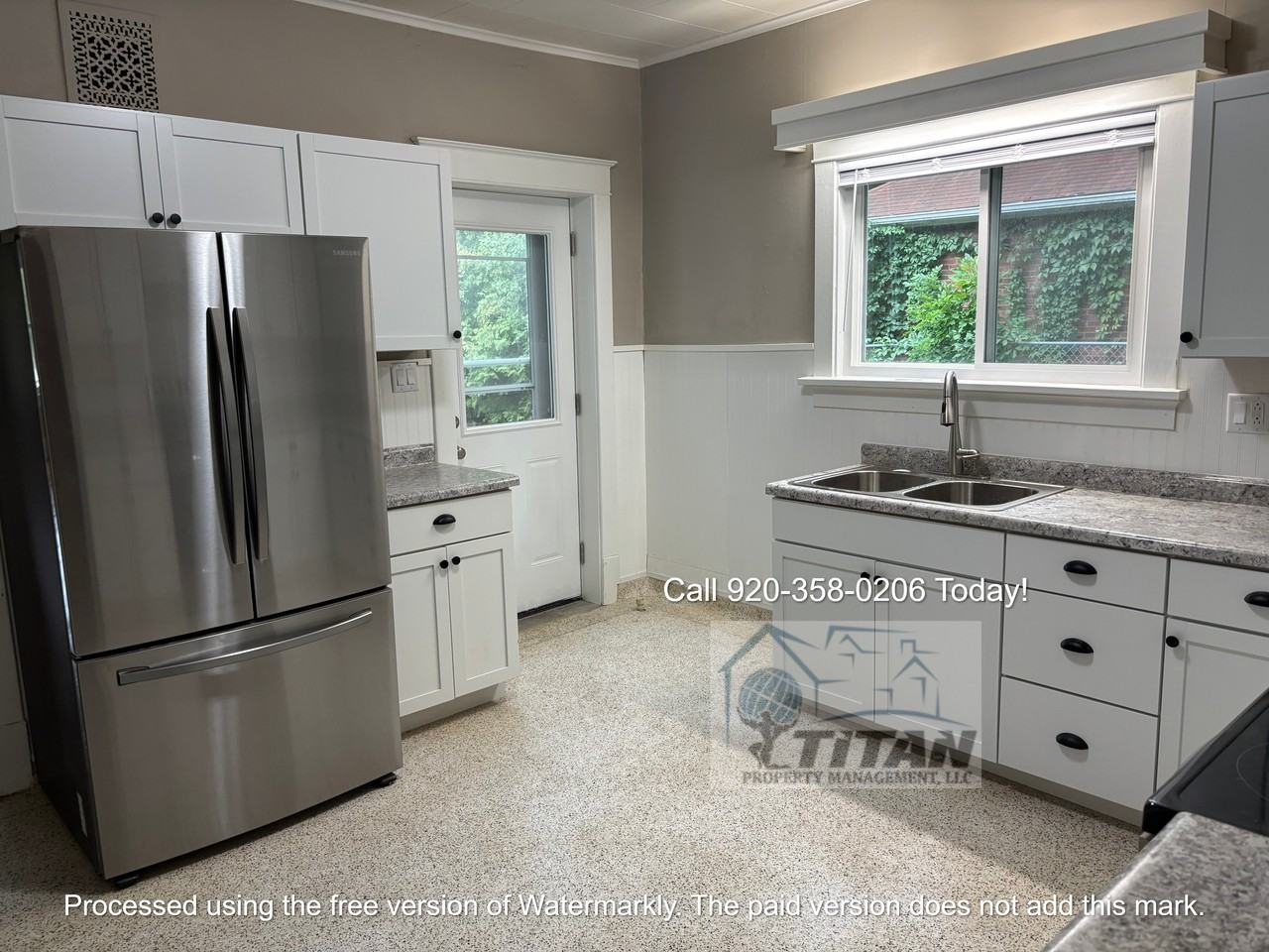 1012 Columbus St #C - Photo 5 of 10