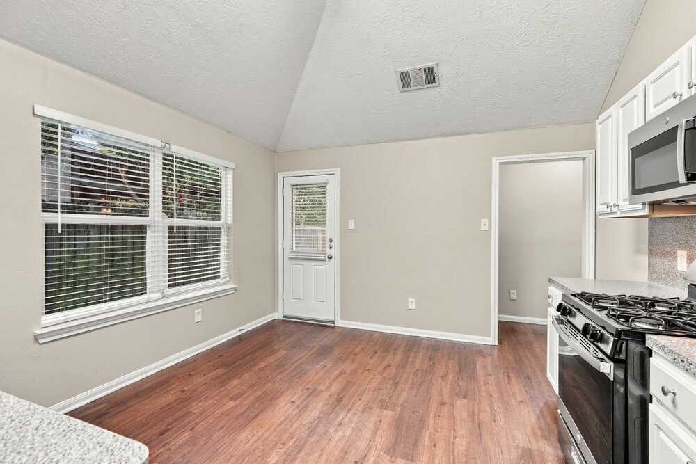 13527 Ambrose St - Photo 6 of 16