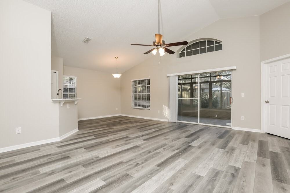 1533 Oakwood Ct - Photo 4 of 16