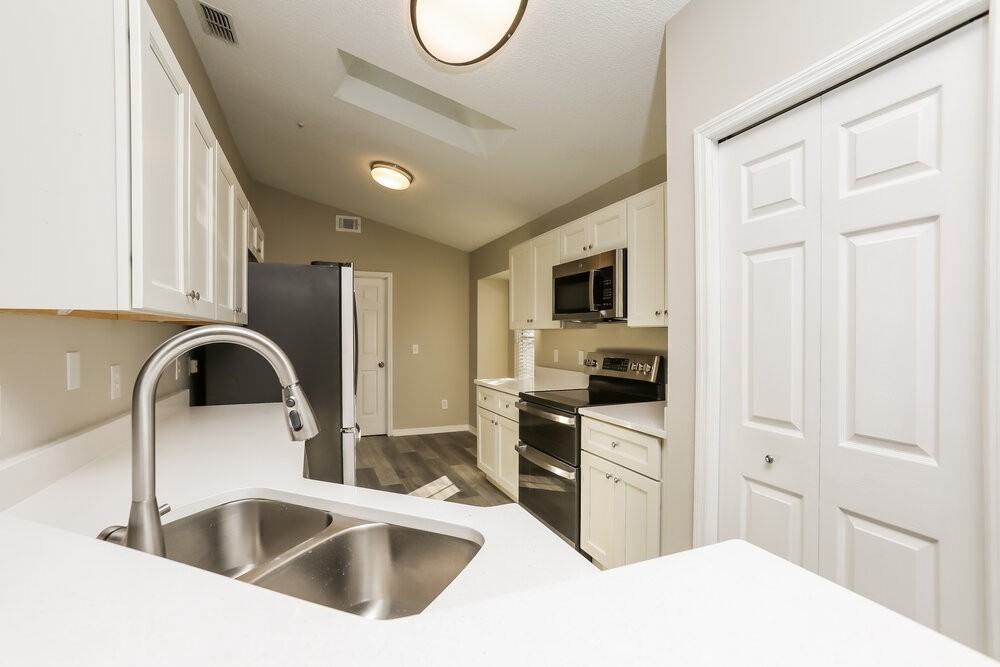 1533 Oakwood Ct - Photo 7 of 16