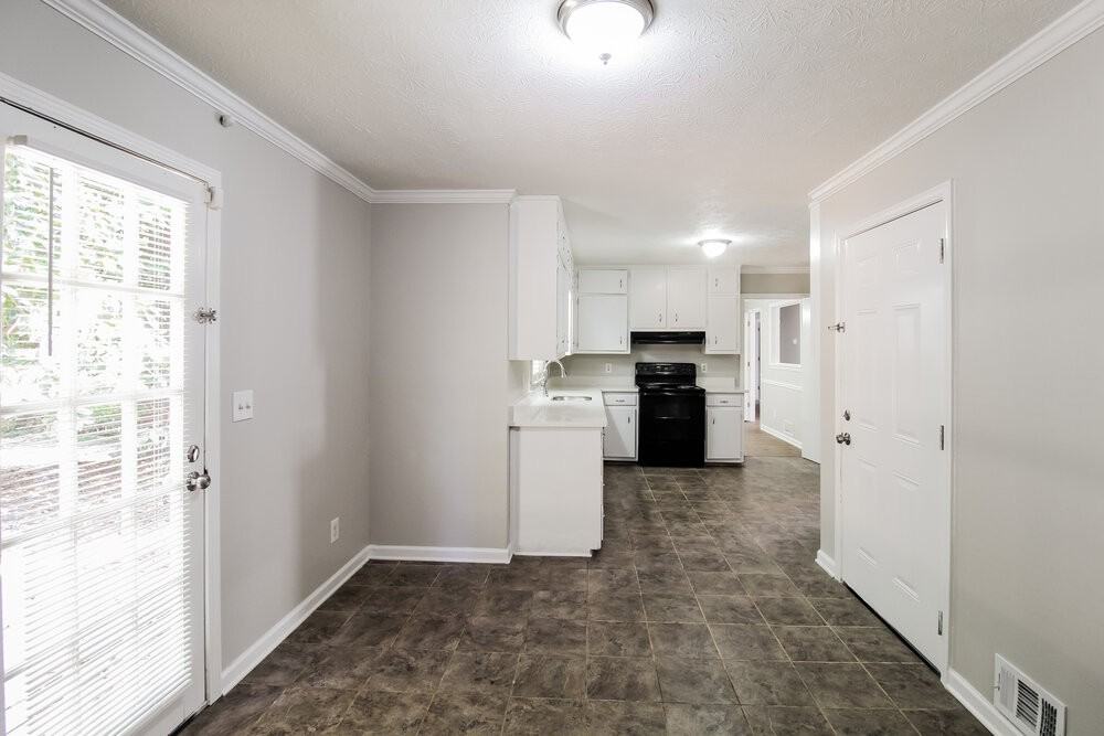 2342 Westridge Dr - Photo 6 of 17
