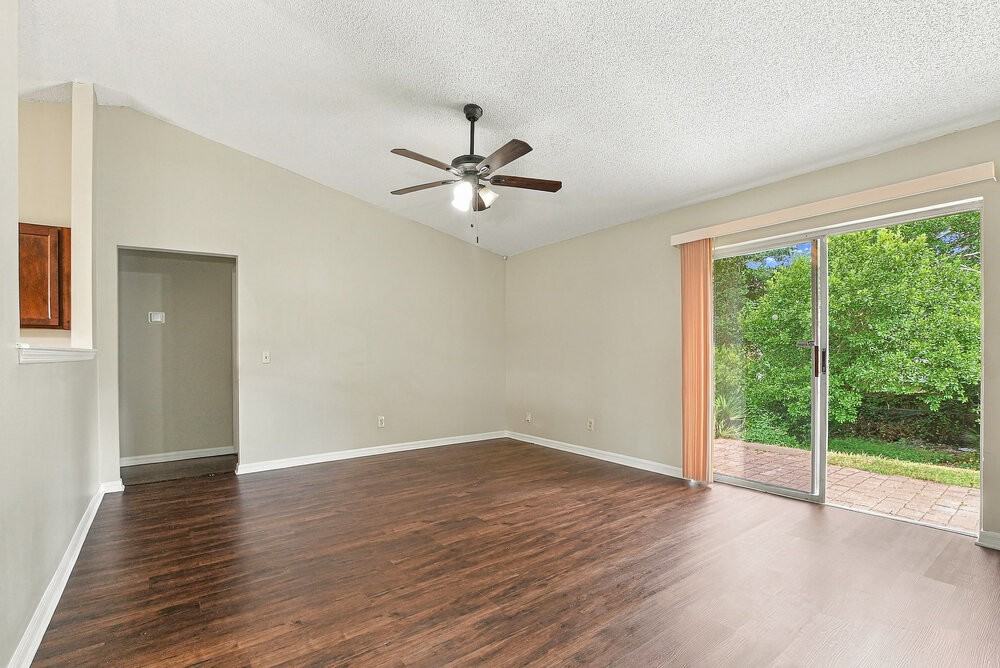 1561 Ortega Ave - Photo 3 of 16