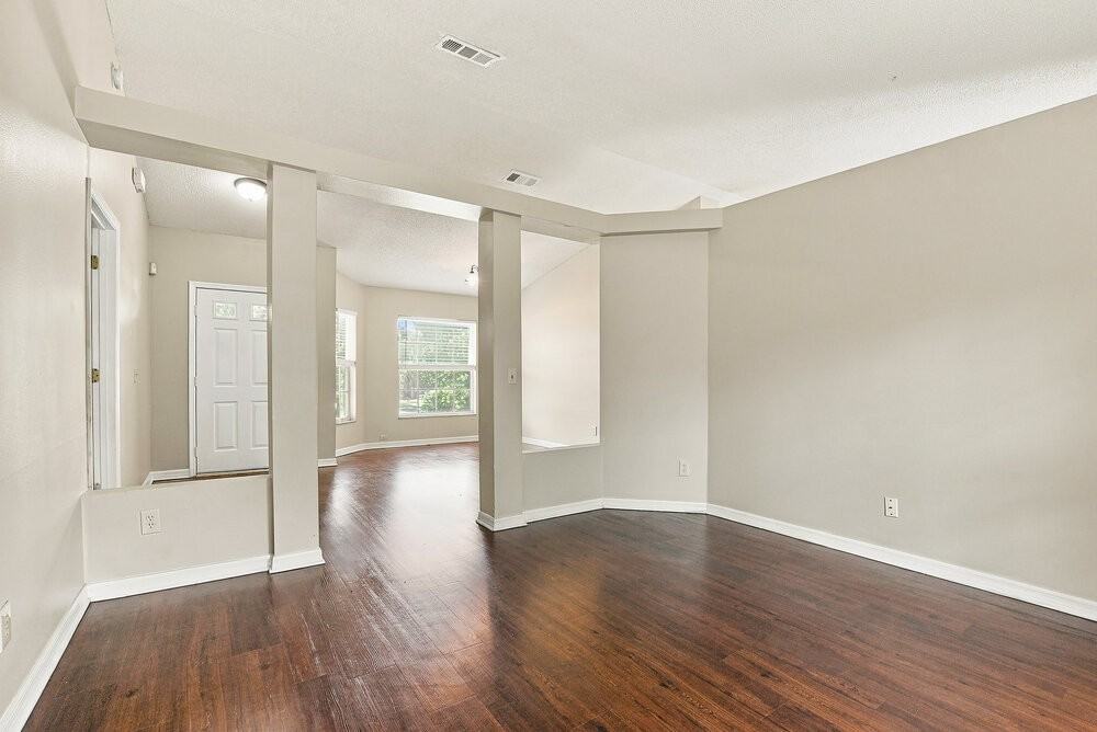 1561 Ortega Ave - Photo 6 of 16