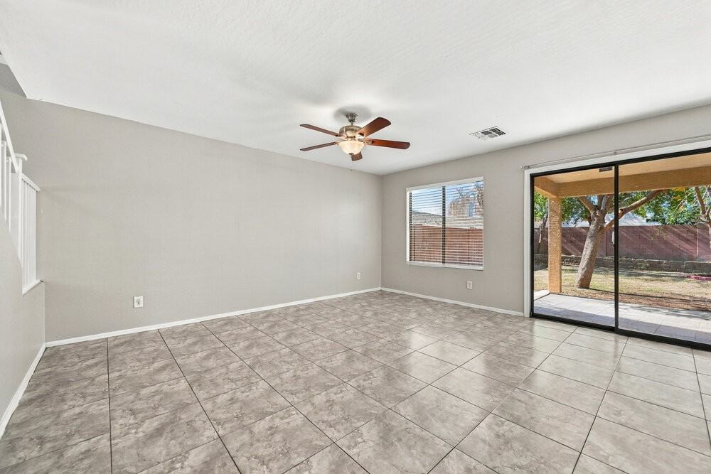 12456 W Mandalay Ln - Photo 4 of 17