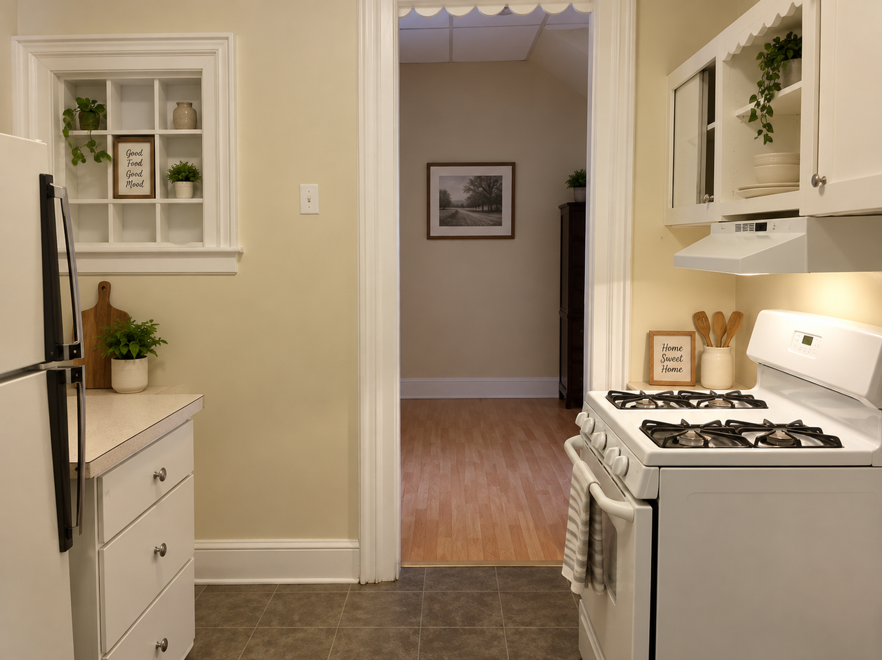 627 E 4th St #627 - Photo 2 of 7