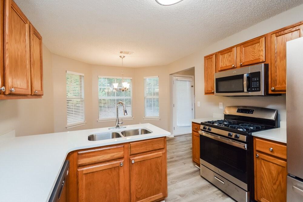 10662 Village Lndg - Photo 6 of 16