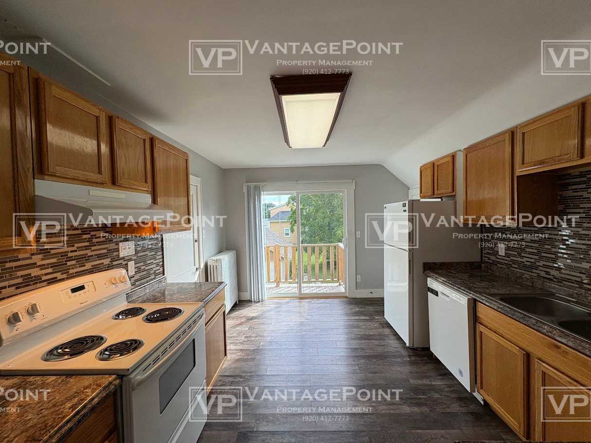 1325 S 19th St Uppr - Photo 2 of 18
