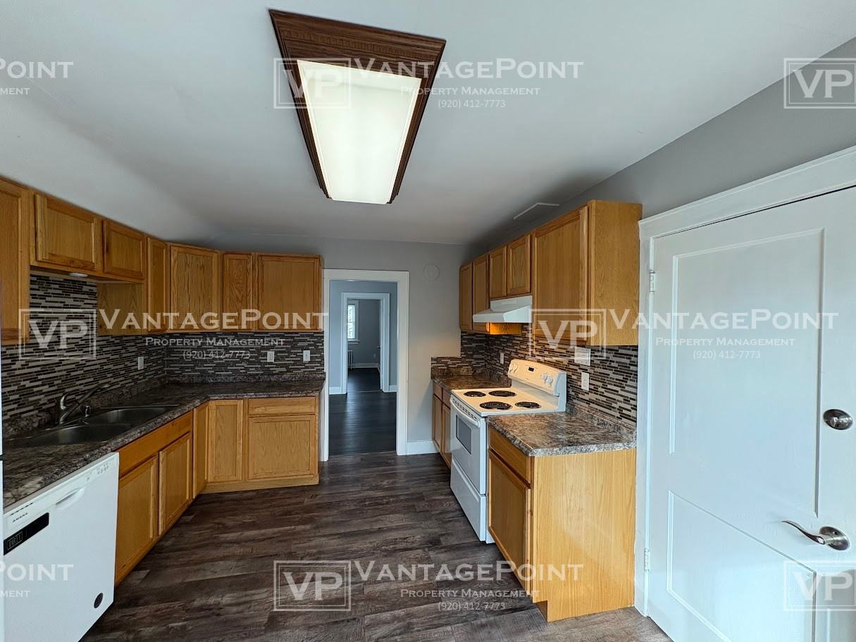 1325 S 19th St Uppr - Photo 3 of 18