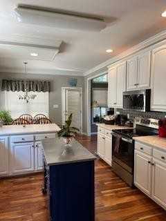 1800 Rolfe Way - Photo 6 of 11