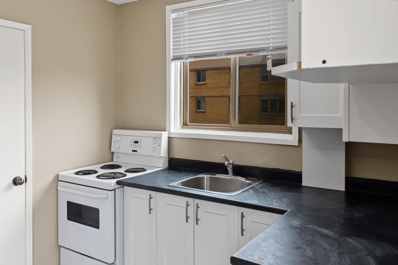 Laurentian Apartments - Photo 3 of 17