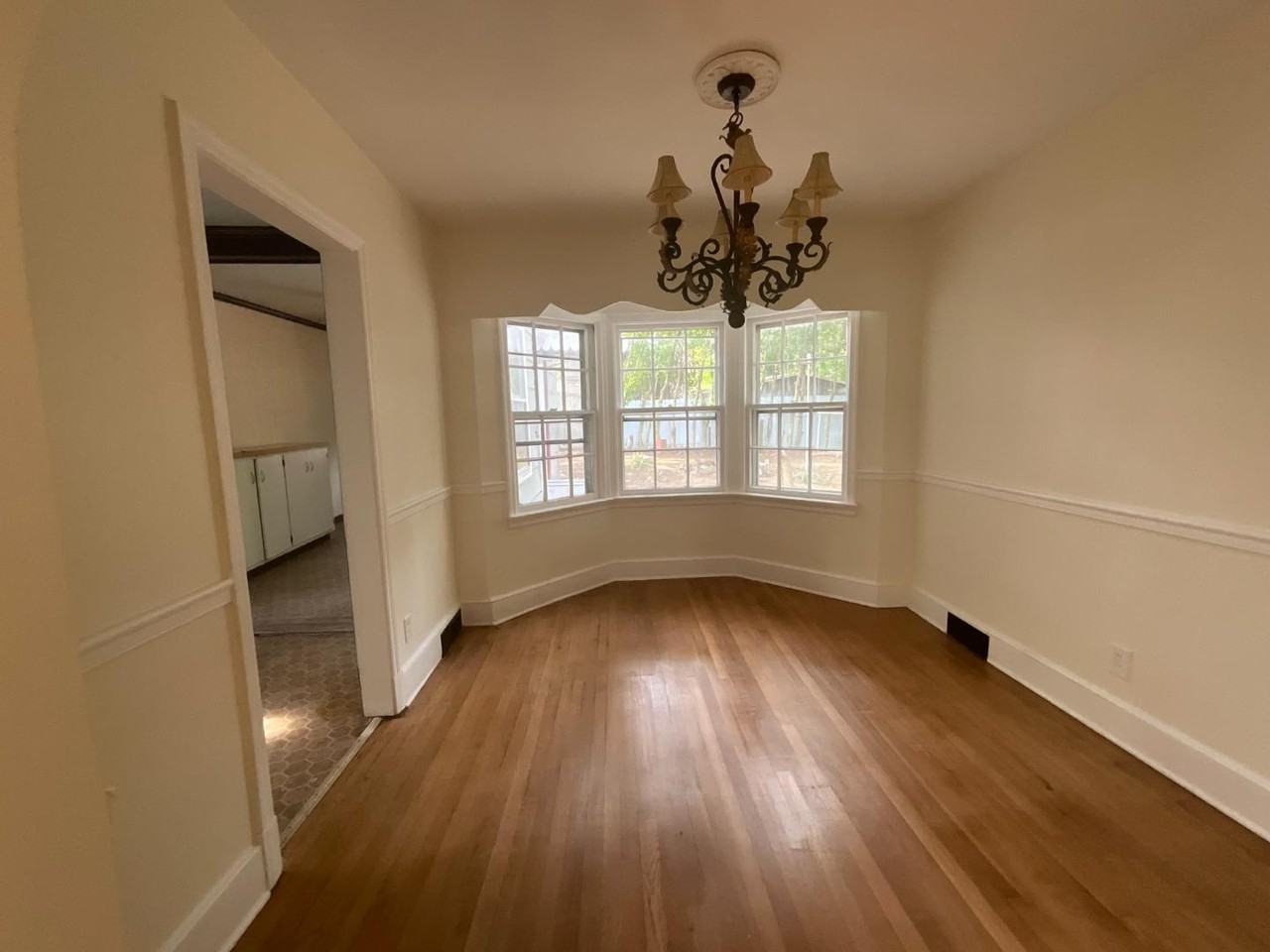 1203 W Friendly Ave - Photo 3 of 21