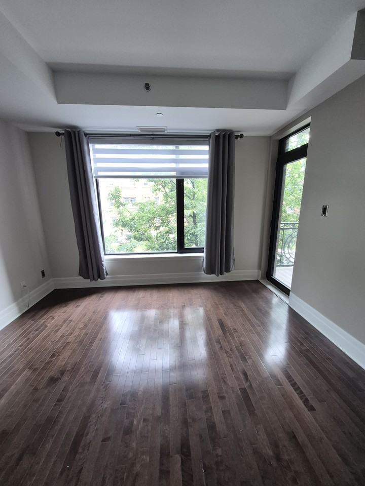 808 Bronson - Photo 2 of 9