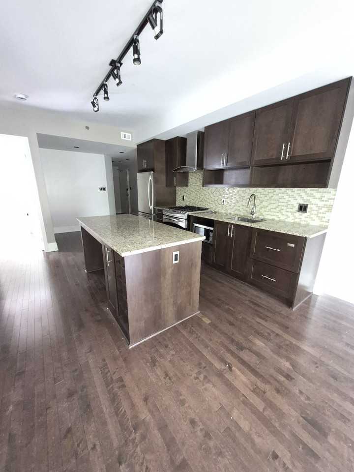 808 Bronson - Photo 5 of 9