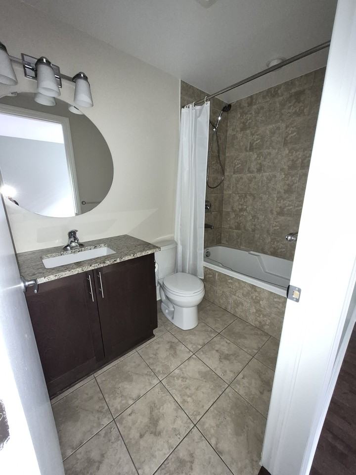 808 Bronson - Photo 6 of 9
