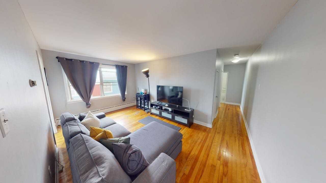 3693 Windsor Street - Photo 4 of 14