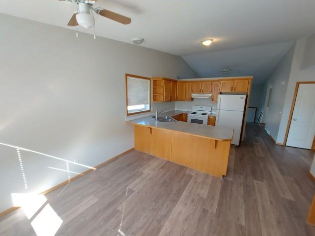 5629 56 St - Photo 2 of 14