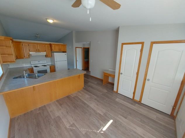 5629 56 St - Photo 6 of 14