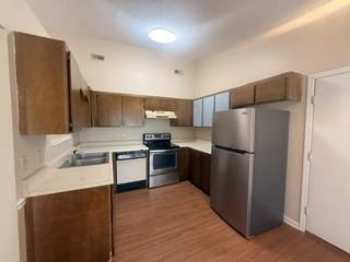 623 Oak St #623 - Photo 4 of 10