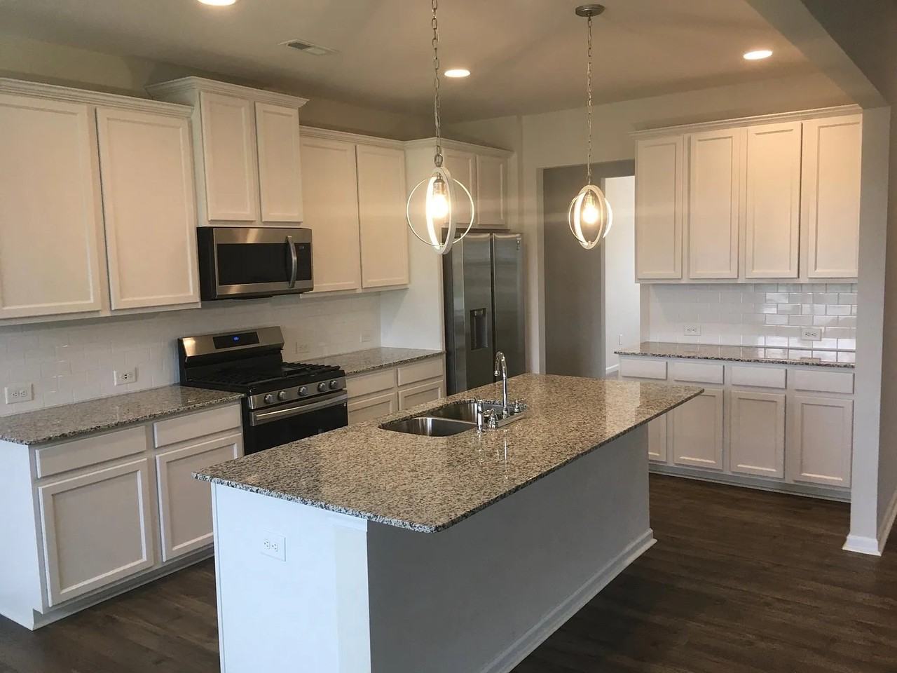 4518 Dover Ct - Photo 3 of 17