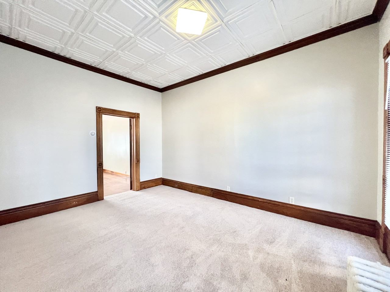 749 Parker Ave #749 - Photo 4 of 12