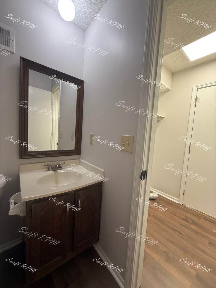 6704 West 150th Street-2 - 1 #1 - Photo 5 of 18