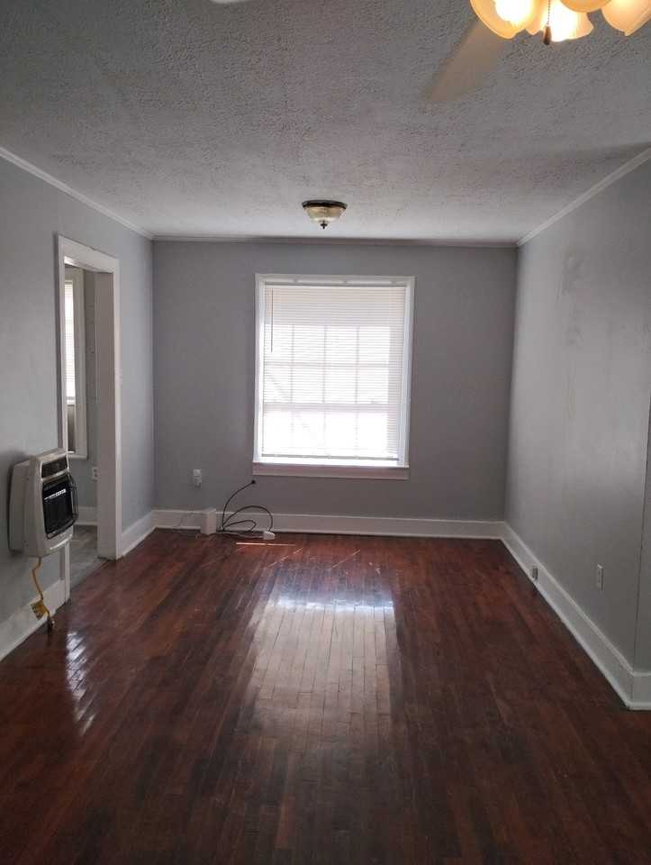 1106 Cherry St #1 - Photo 3 of 7