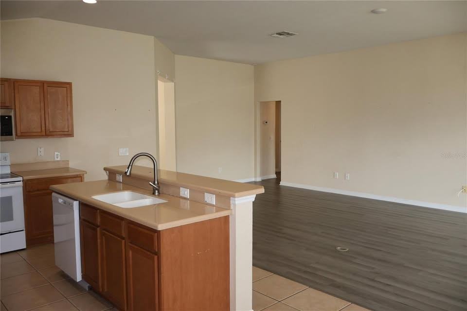 5544 Sw 40th St #1 - Photo 5 of 9