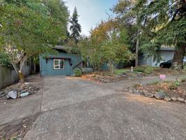 featured image of 3060 Onyx St #1