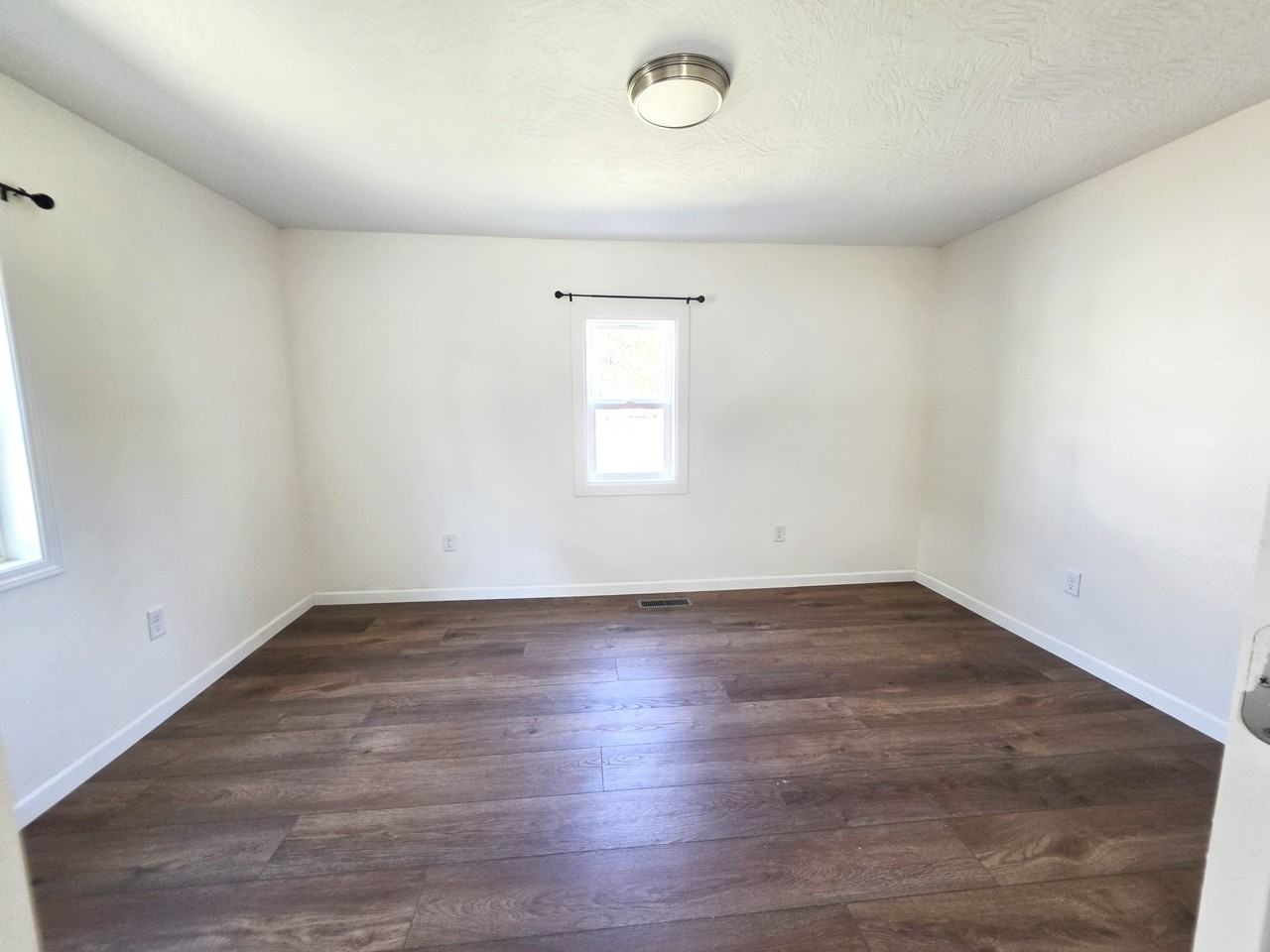 1626 W Thoman St #1 - Photo 6 of 24