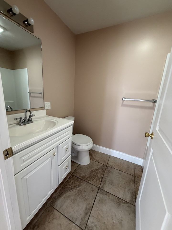 416 E 6th St #1 - Photo 7 of 7