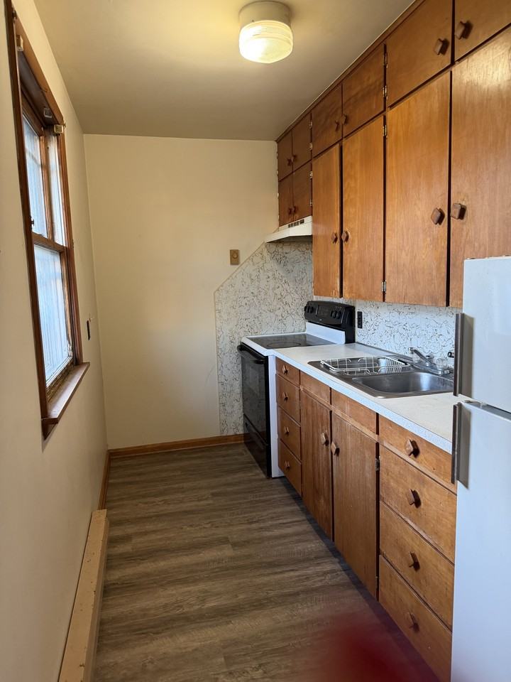 22062 Sunset Dr #3 - Photo 3 of 5