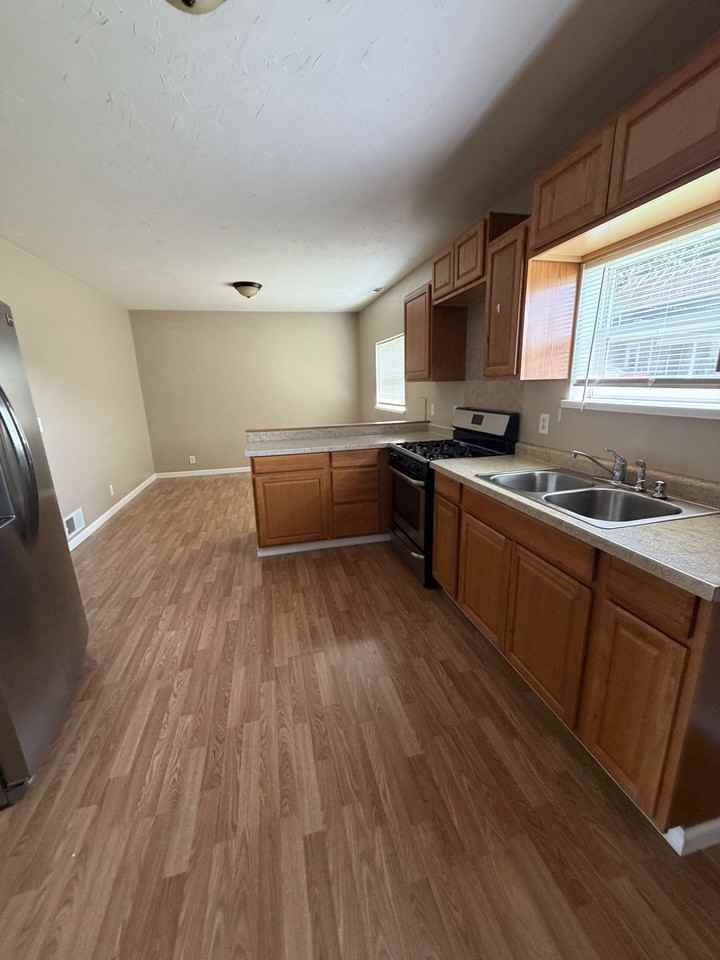 216 N Compton Ln #A - Photo 3 of 10