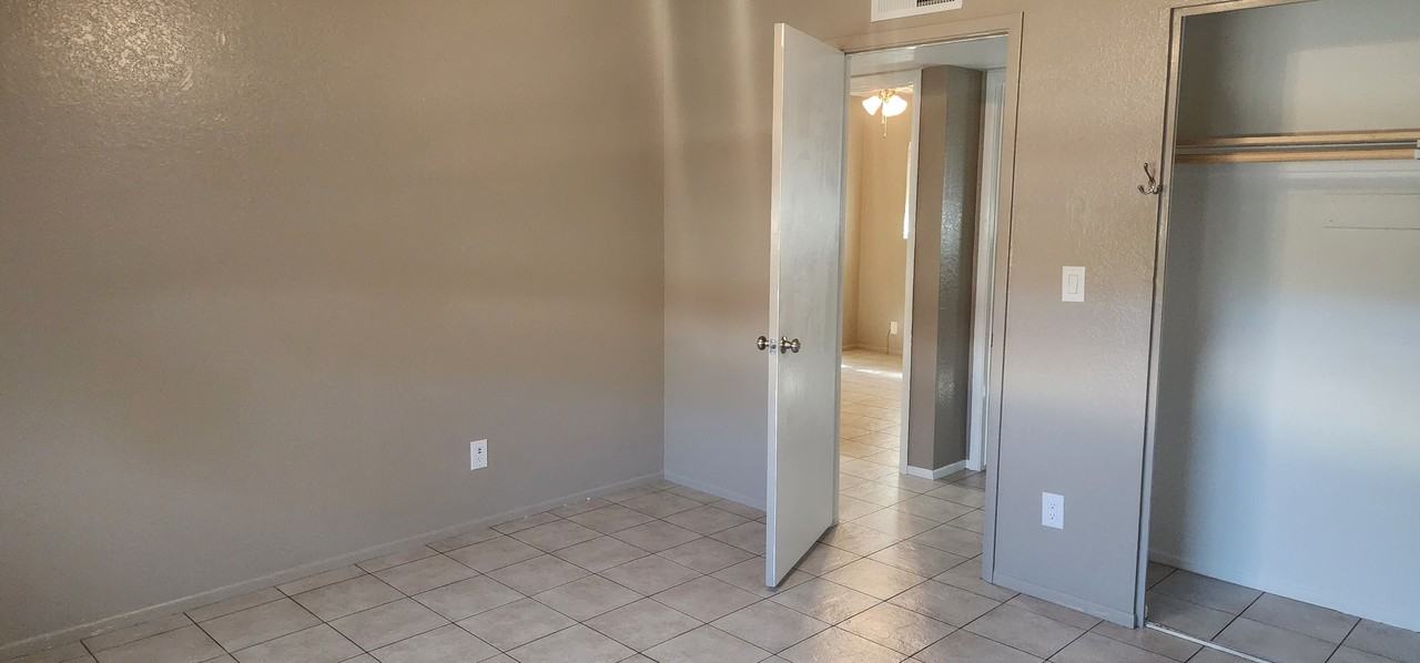 551 N Jackson St #1 - Photo 7 of 19