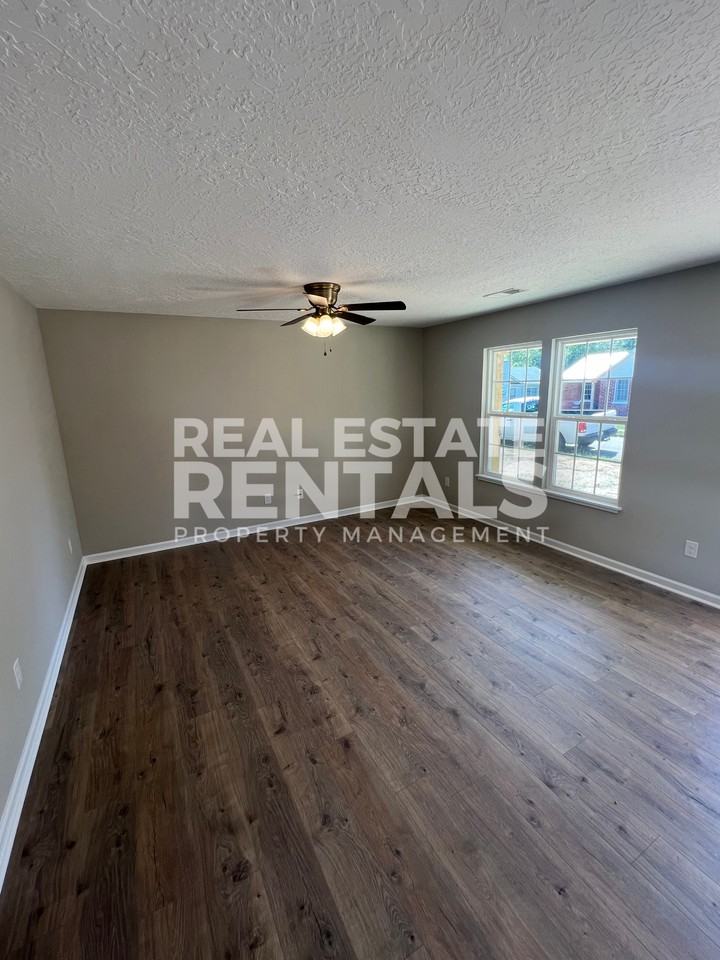 802 Raley St #1 - Photo 2 of 9